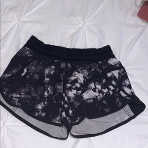 Lululemon shorts size 6